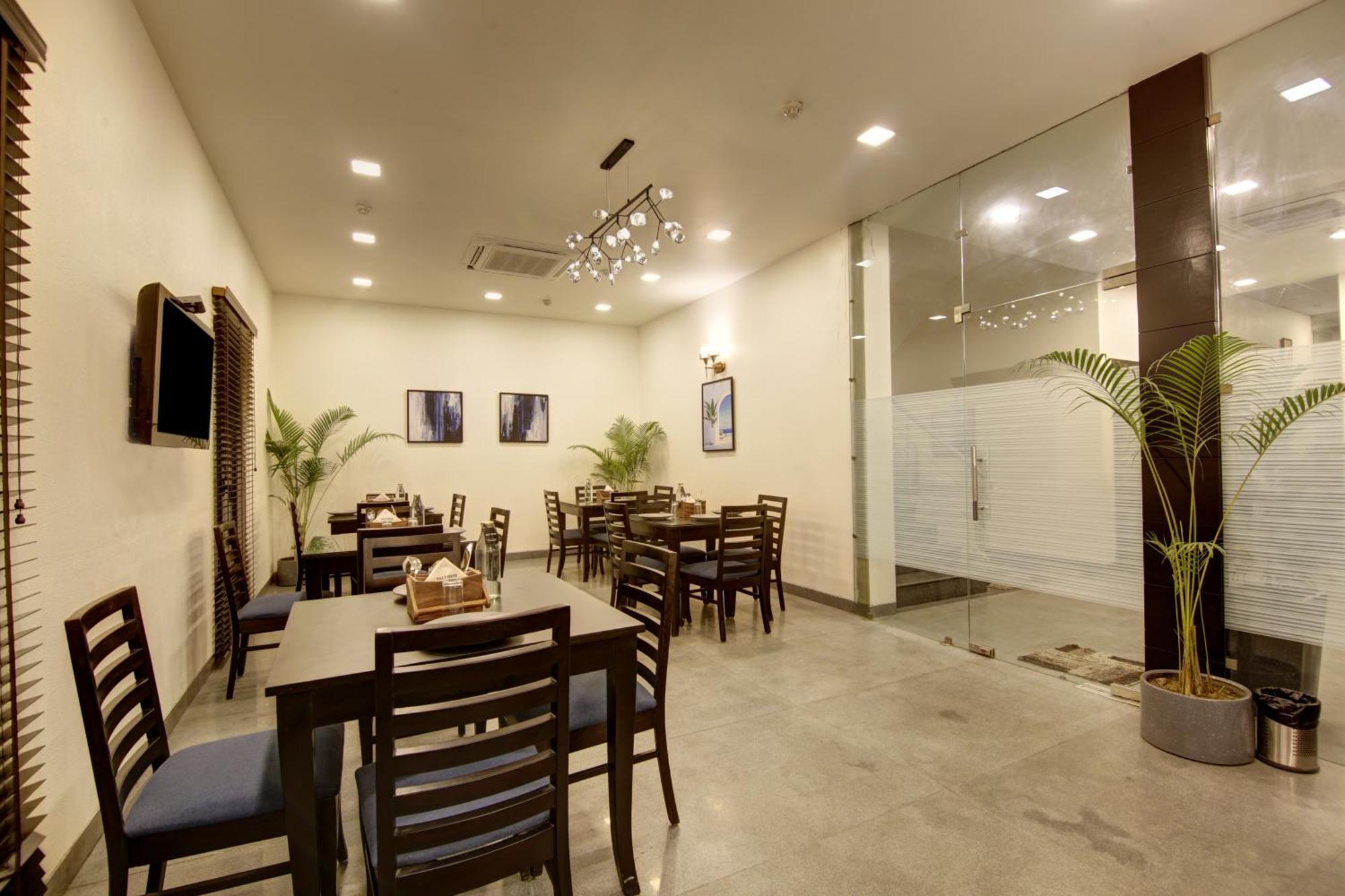 Saltstayz Select - Nehru Place & New Friends Colony 3*