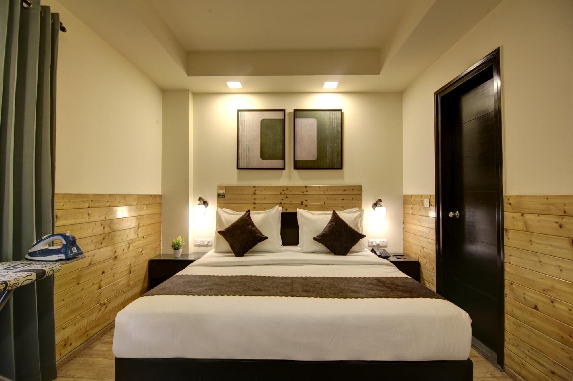 Hotel Saltstayz Select - Nehru Place & New Friends Colony 3*