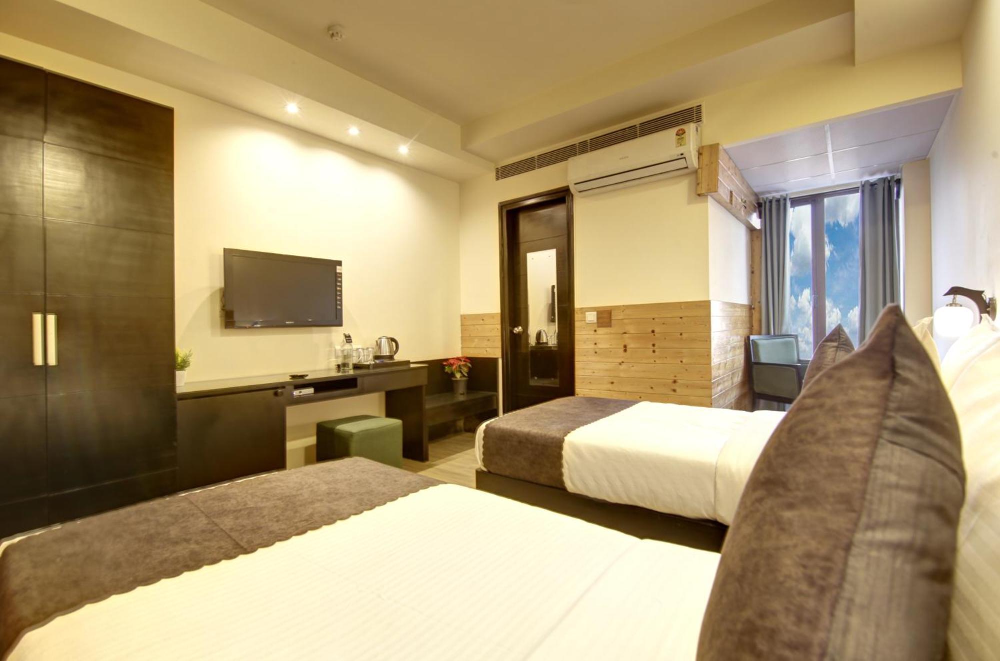 Saltstayz Select - Nehru Place & New Friends Colony New Delhi